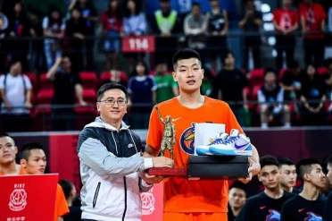 职业篮球教练如何制定有效的赛制训练计划？_2